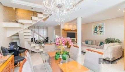 Casa  impecável com 3 quartos (1 suíte) e 2 vagas cobertas,