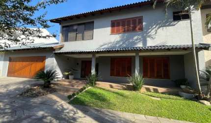 Casa em Condomínio com 03 quartos (01 suíte com closet) e 06 vagas no Ecoville