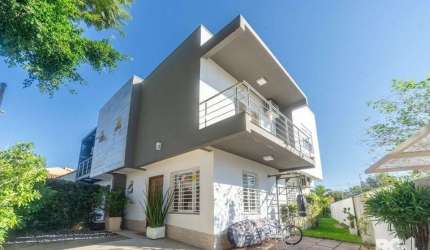 Casa, totalmente mobiliada, 3 dormitórios, 1 uma suíte com closet e sacada
