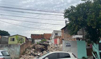 Terreno 9,9 X 33 no bairro Partenon