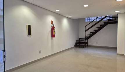Sala reformada com Mezanino