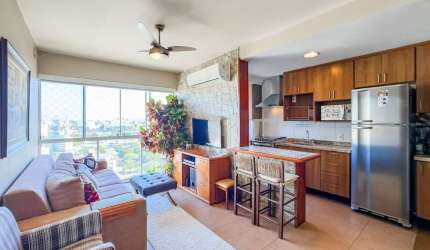 Apartamento totalmente mobiliado com 65m² no bairro Petrópolis!