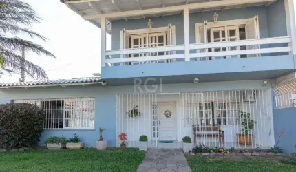 Casa para Venda - 256.5m², 3 dormitórios, sendo 1 suites, 2 vagas - Espirito San