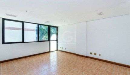 Sala comercial na Av Carlos Gomes com sacada