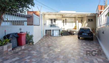 Casa 6 dormitórios à venda Cristal Porto Alegre/RS