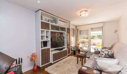Cobertura para Venda - 180m², 3 dormitórios, sendo 1 suites, 1 vaga - Petrópolis