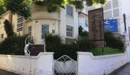 Casa para Venda - 485m², 5 dormitórios, sendo 1 suites, 1 vaga - Petrópolis