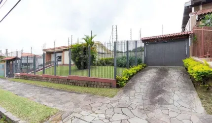 Casa para Venda - 280m², 4 dormitórios, sendo 1 suites, 3 vagas - Vila Assunção