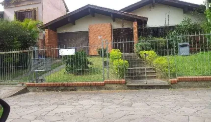 Casa para Venda - 400m², 3 dormitórios, sendo 1 suites, 2 vagas - Cristal