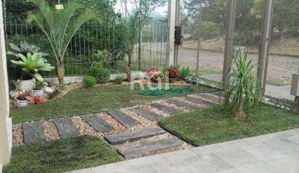 Casa para Venda - 350m², 3 dormitórios, sendo 1 suites, 2 vagas - Alto Teresópol