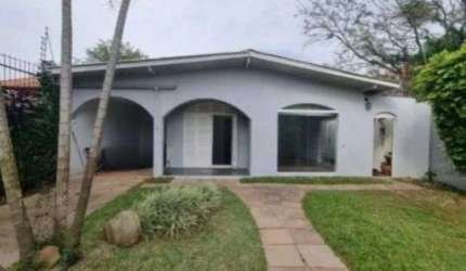 Casa 3 Dormitórios com Piscina à Venda no Guarujá – Zona Sul de Porto Alegre