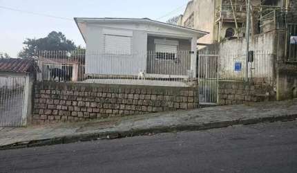 Casa com 02 dormitórios com 02 vagas de garagem