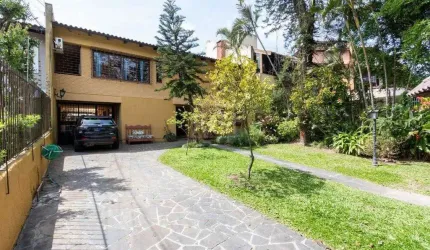 Casa para Venda - 435m², 4 dormitórios, sendo 4 suites, 4 vagas - Cristal