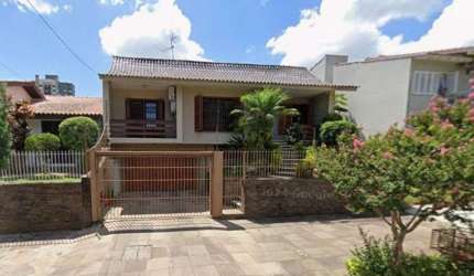Casa no bairro Jardim Planalto de 3 dormitórios e 3 vagas