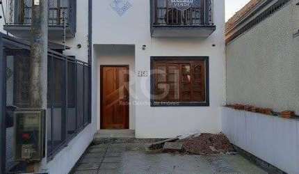 Sobrado para Venda - 100.45m², 2 dormitórios, sendo 2 suites, 1 vaga - Guarujá