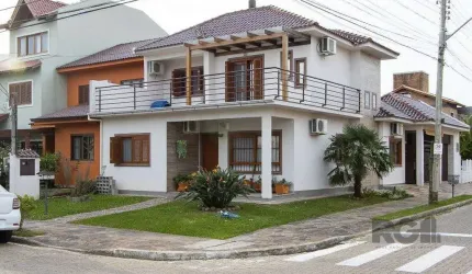 Casa para Venda com 3 dormitórios, sendo 1 suítes e 2 vagas no bairro Hípica