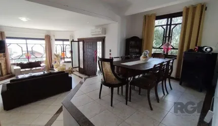 Sobrado, 5 quartos, 2 suites, pátio, 3 vagas - Bairro Vila Nova