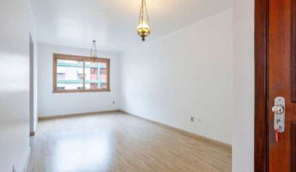 Apartamento de 72 metros privativos com 2 dormitórios no bairro Petrópolis