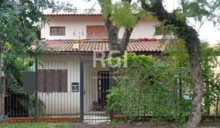 Casa para Venda - 200m², 4 dormitórios, sendo 1 suites, 3 vagas - Sarandí