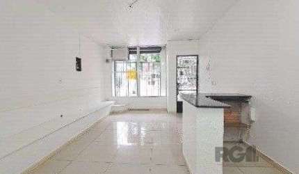 Loja Comercial na Rua Duque de Caxias - Centro Histórico, com 130,00m² privativo