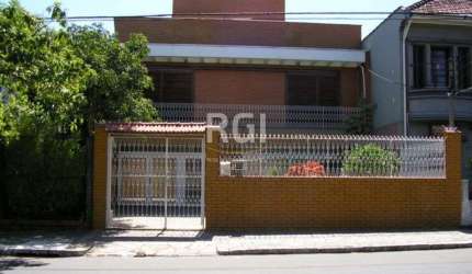 Casa para Venda - 524.96m², 5 dormitórios, sendo 1 suites, 6 vagas - Medianeira