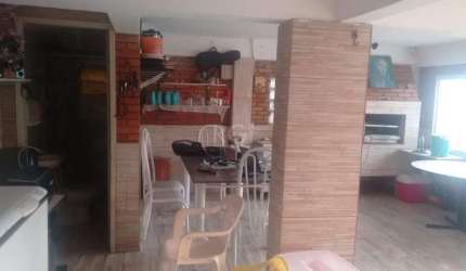 Sobrado para Venda - 300m², 5 dormitórios, Nonoai