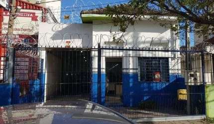 Casa para Venda - 181.5m², 2 dormitórios, 10 vagas - Partenon