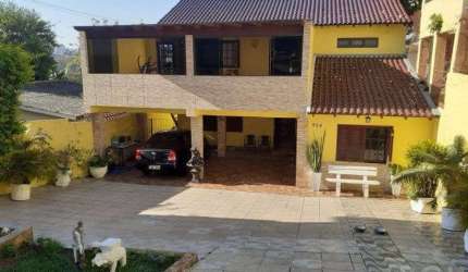 Casa para Venda - 300m², 3 dormitórios, sendo 1 suites, 5 vagas - Partenon