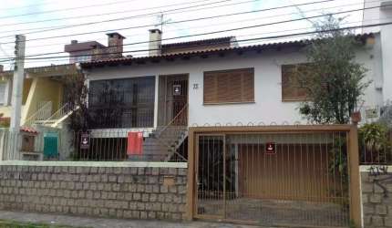Casa para Venda - 293m², 3 dormitórios, sendo 1 suites, 4 vagas - Partenon