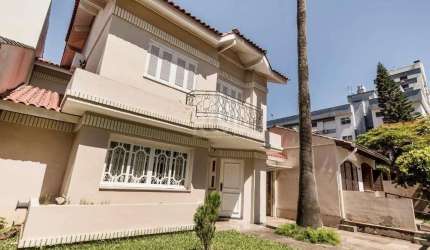 Casa no Bairro Higienópolis  3 dormitórios  2 suites 4 garagens