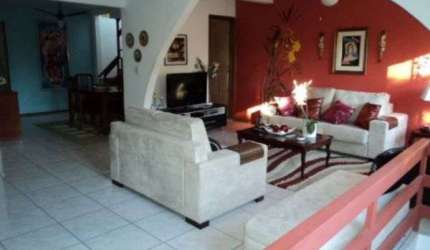 Casa para Venda - 450m², 3 dormitórios, 1 vaga - Floresta
