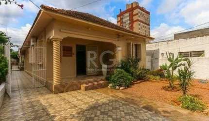 Casa para Venda - 160m², 3 dormitórios, 3 vagas - Partenon