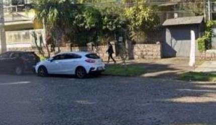 Casa de alvenaria com 104,37m² 3 dormitórios sendo 1 suíte, 2 vagas cobertas