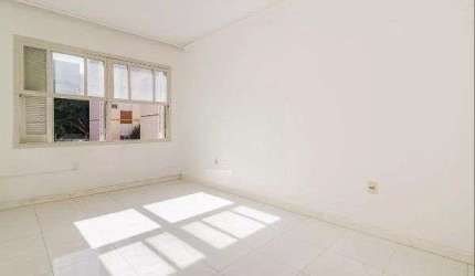 Vende-se apartamento semi-mobiliado de 2 quartos - Menino Deus