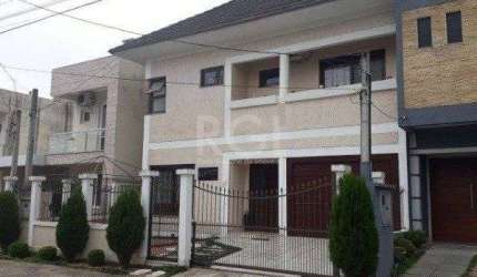 Casa para Venda - 272m², 3 dormitórios, sendo 1 suítes, 2 vagas - Hípica