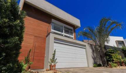 Casa dos Sonhos em Condomínio Fechado – Conforto, Estilo e Lazer Completo!