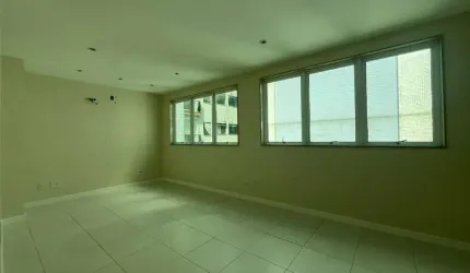 Sala comercial para alugar na Rua Tirol, 184, Freguesia (Jacarepaguá), Rio de Janeiro por R$ 670