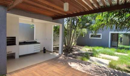 Casa dos Sonhos no Alphaville Litoral Norte 2 – Espaço, Estilo e Privacidade!