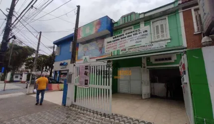 Sobrado em Avenida à venda, 240 m² - Vila Belmiro, Santos!