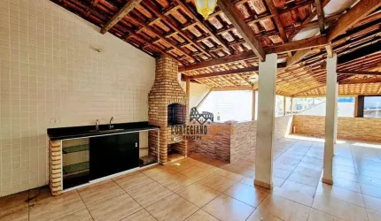 Oportunidade - Linda Casa de 3 Dormitórios / Suíte / Lazer !