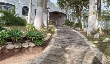 CASA EMBU-GUAÇU VAL FLOR