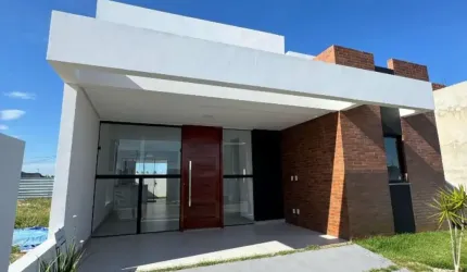 Casa no Padang Beach