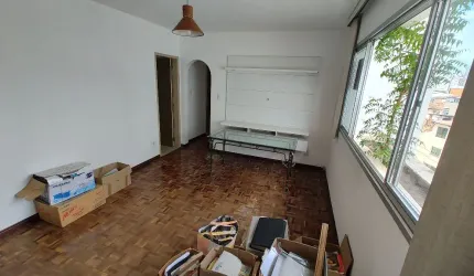Apartamento à venda de 76m2 com 2 quartos e 1 dependência no Garcia