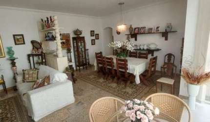 Amplo apartamento a venda na Pituba