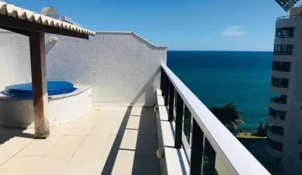 Apartamento tipo cobertura, vista mar à venda com Jacuzi privativa em Ondina