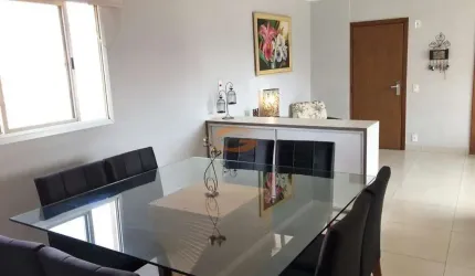 Um Apartamento A Venda no Edifício Vila Imperial .