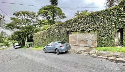 Casa para Venda em Carapicuíba, Chácara São João, 4 dormitórios, 1 suíte, 3 banheiros, 6 vagas