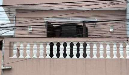 Sobrado para Venda em Barueri, Parque dos Camargos, 4 dormitórios, 2 banheiros, 2 vagas