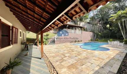 Casa Térrea na Granja com 3 suítes, anexo gourmet, piscina e pomar!
