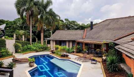 Casa para Locação em Carapicuíba, Nova Fazendinha, 5 dormitórios, 5 suítes, 8 banheiros, 6 vagas
